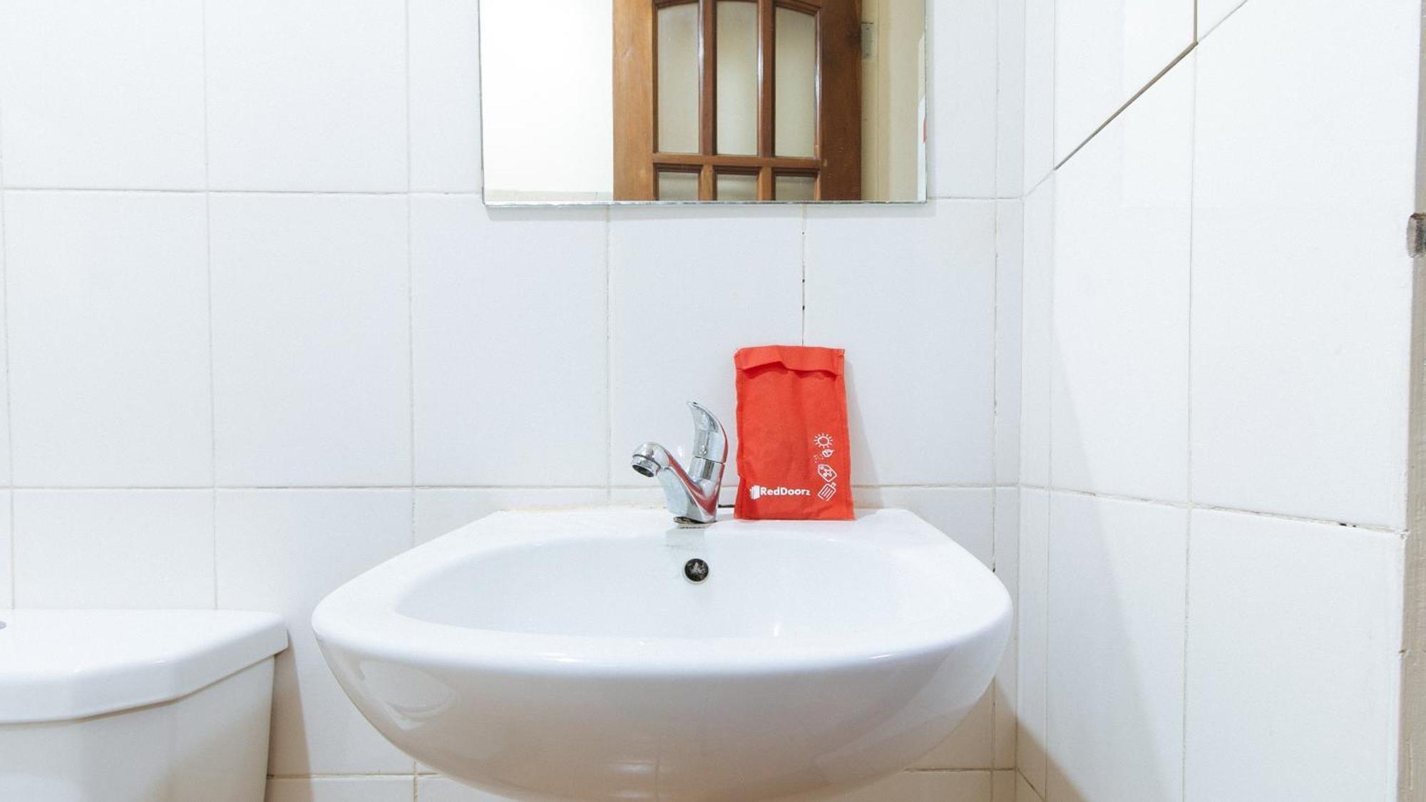 Reddoorz At Dbuilders Rooms Ph2 Taguig Luaran gambar