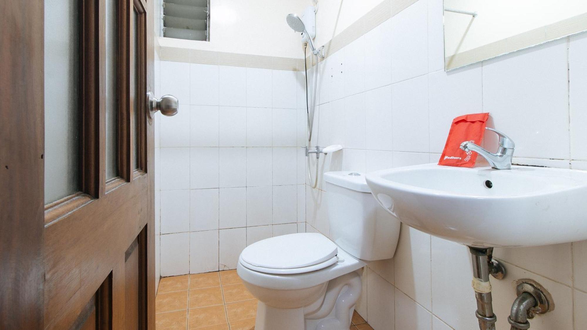 Reddoorz At Dbuilders Rooms Ph2 Taguig Luaran gambar