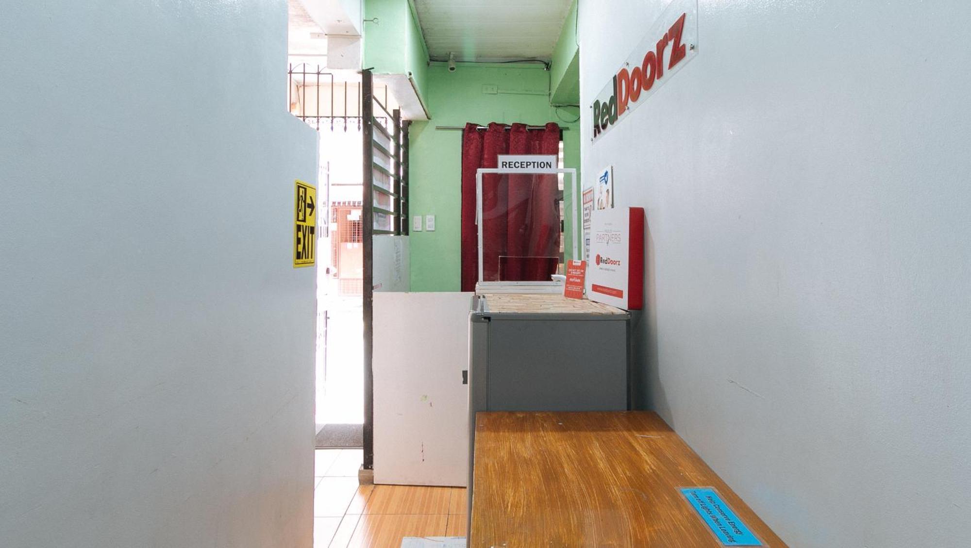 Reddoorz At Dbuilders Rooms Ph2 Taguig Luaran gambar